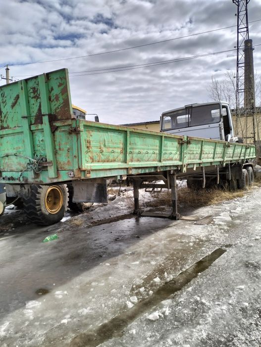 КамАЗ седельный тягач вместе с прицепом