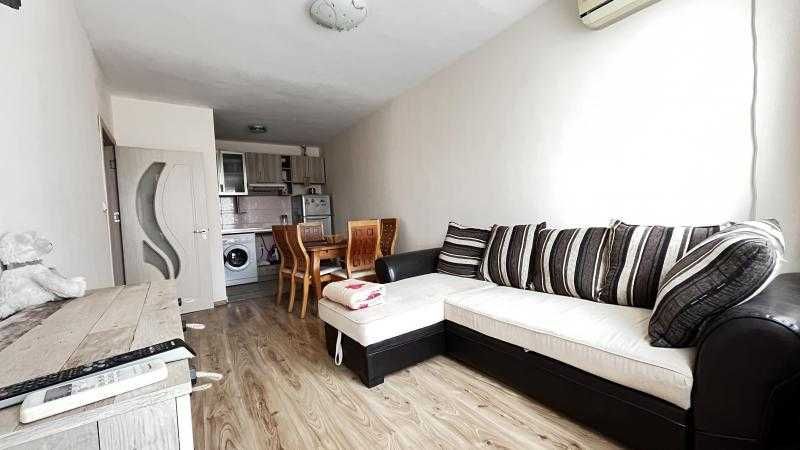 Двустаен апартамент в Славейков