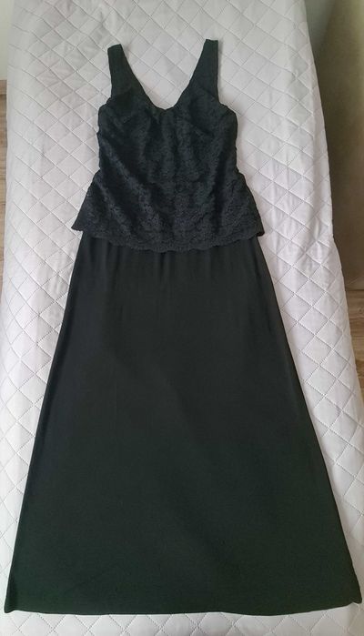 Черна дълга рокля с дантела