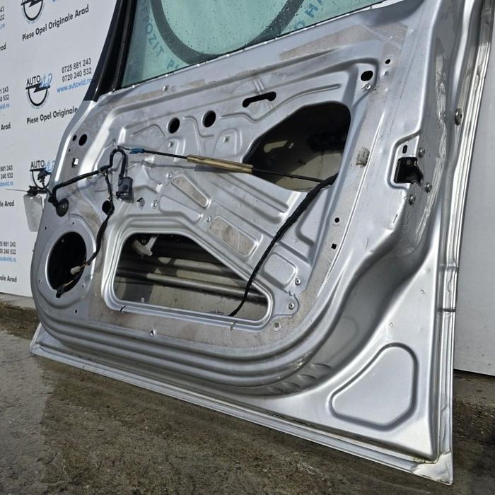 Portiera usa dreapta fata Opel Zafira B Facelift