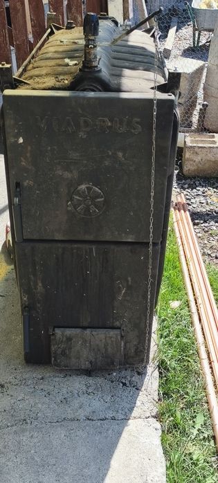 Vând centrala termica Viadrus 40 kv  ,și cos fum inox, plus boiler apa calda 150 litri
