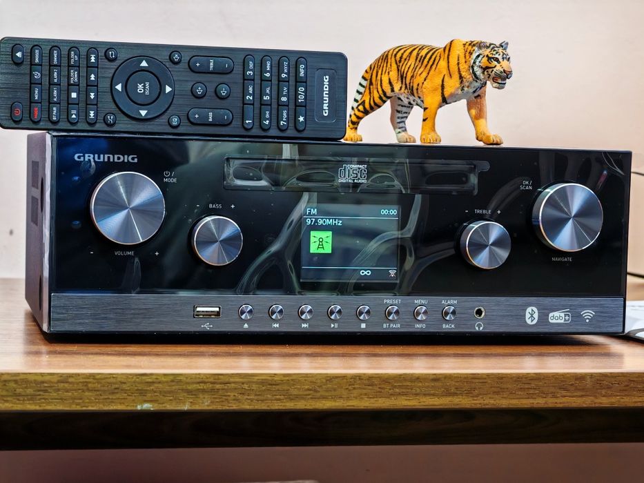 Grundig CMS-5000 Dab/Dab+/BT/ Internet. Venit din altă galaxie. Nou !