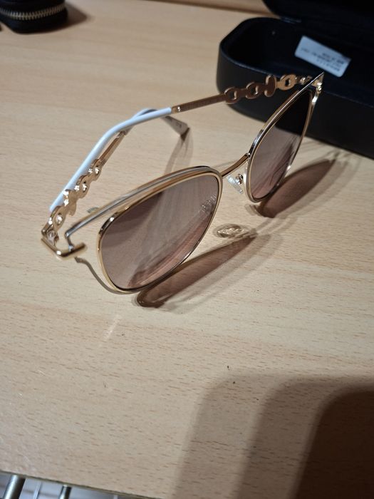 Оригинални очила на Guess