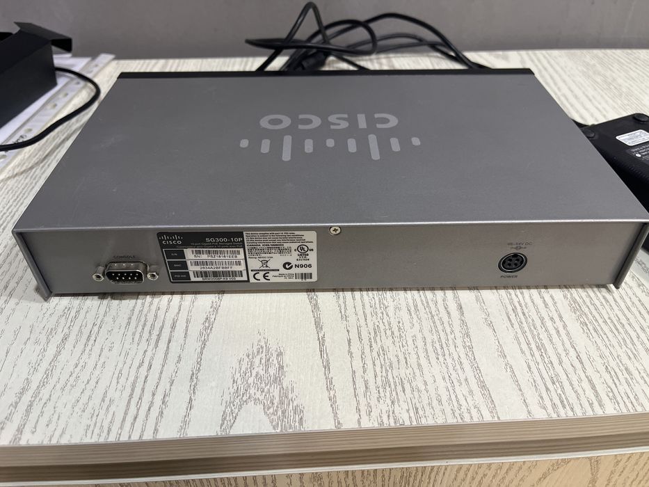 Управляемый коммутатор Cisco SG300-10P