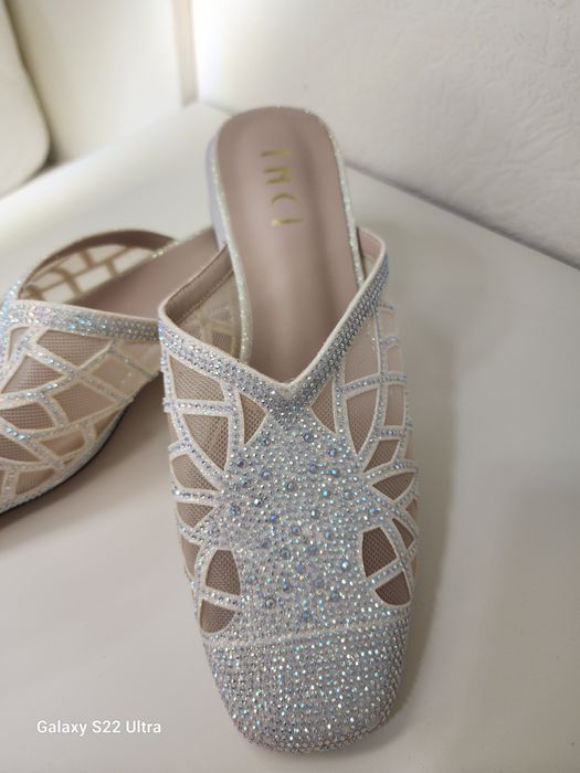 Chiroyli va qulay oyoq kiyimi