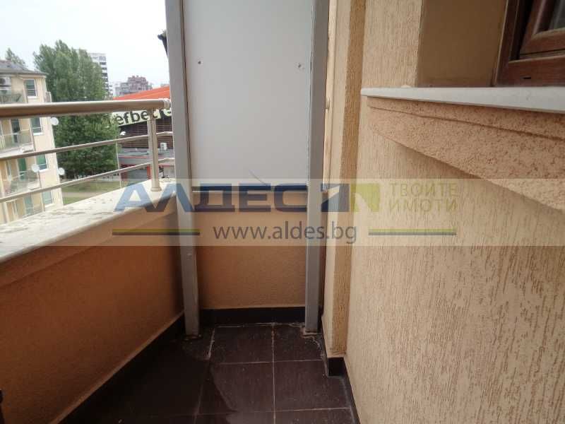 Дава се под наем Тристаен апартамент в София, Студентски град - 137 кв.м за 1000 € - Снимка #12