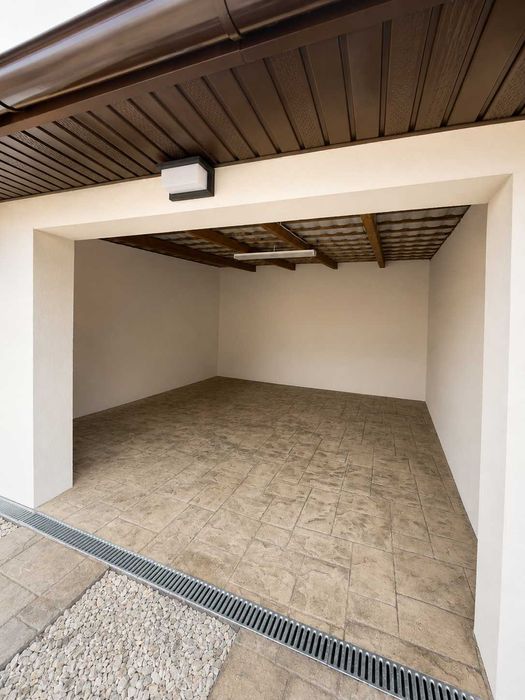 Casă individuală 3 camere, garaj, 710mp teren