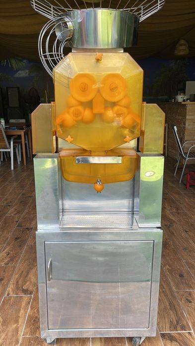 Storcător automat de portocale