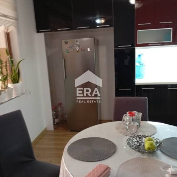 Тристаен апартамент под наем в кв.Тракийски