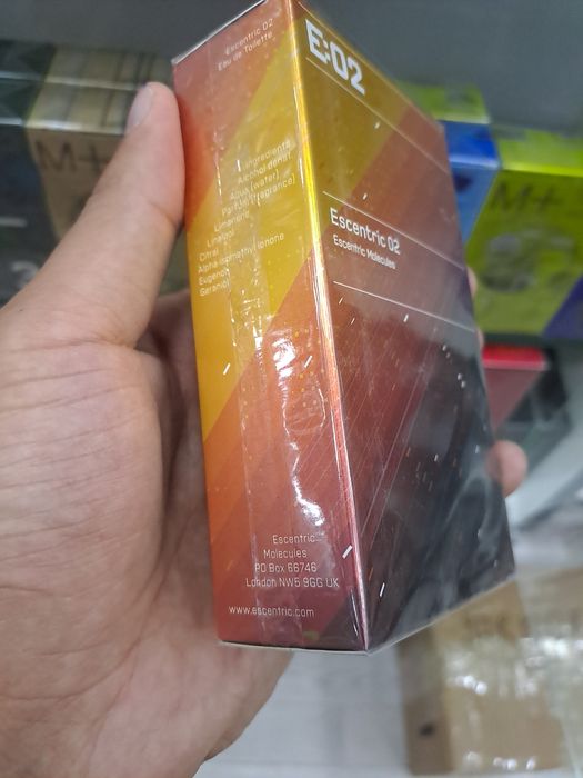 Escentric Molecules Escentric 02