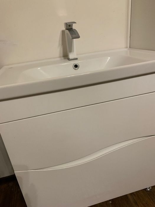 Раковина с тумбой (Украина)