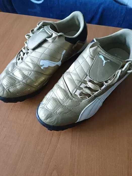 Vând ghete fotbal Puma