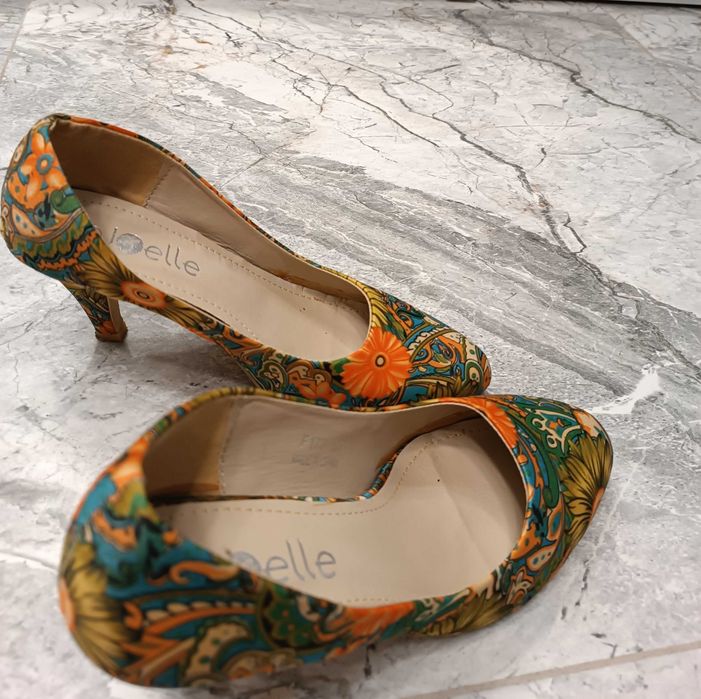 Цветные с узором женские туфли