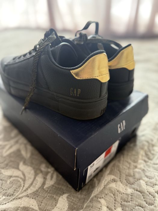 Дамски маратонки GAP