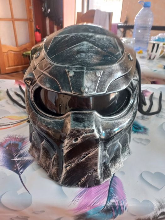 Мото шлем ХИЩНИК