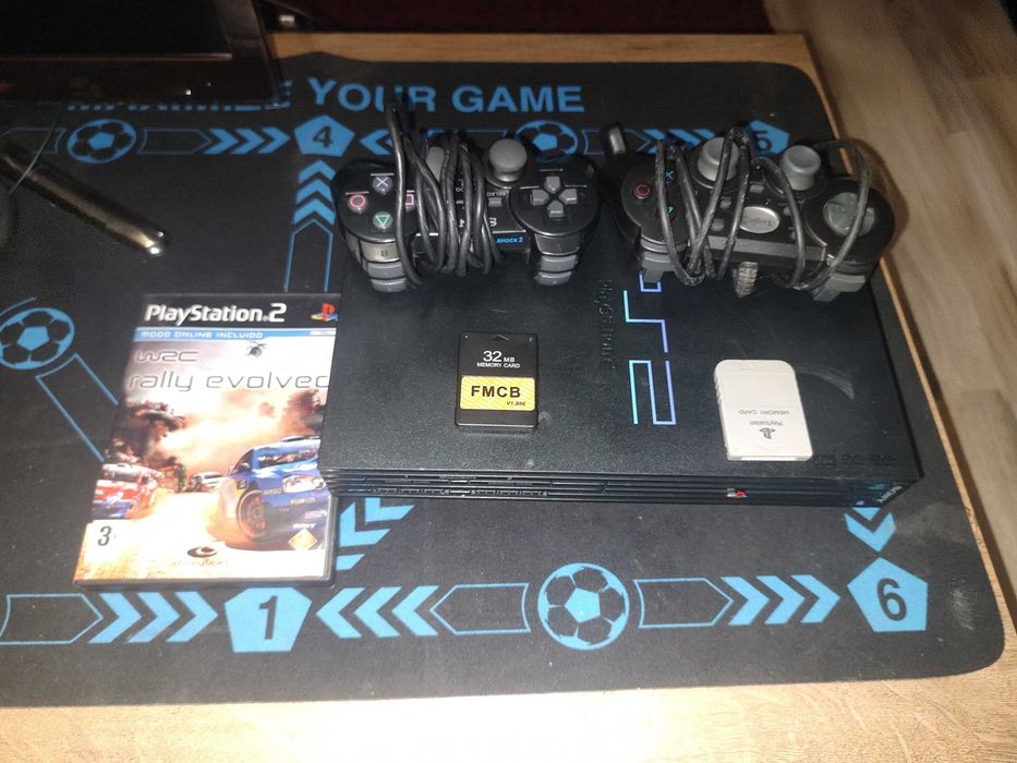 PlayStation 2 Fat SCPH-39004 (Modat) + 2 controllere + FMCB + 4 jocuri + Convertor HDMI