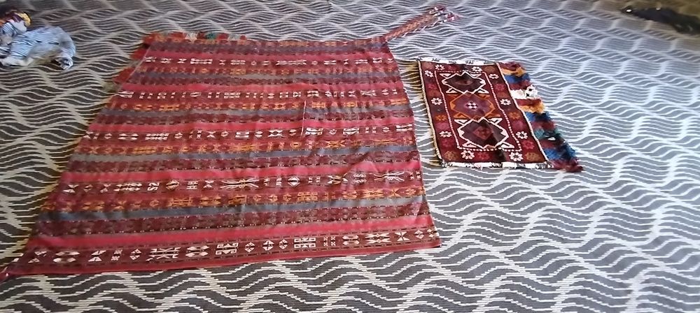 1940-yillarda qo‘lda to‘qilgan qadimiy palos va gilam. Yaxshi saqlanga