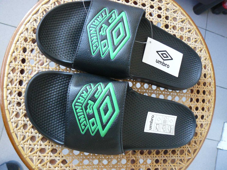 Slapi/Papuci Plaja Unisex UMBRO PRO TRAINING,Originali, Noi,Marimea 40