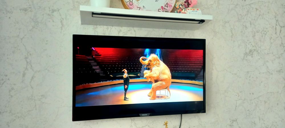 Продам телевизор PHILIPS Smart