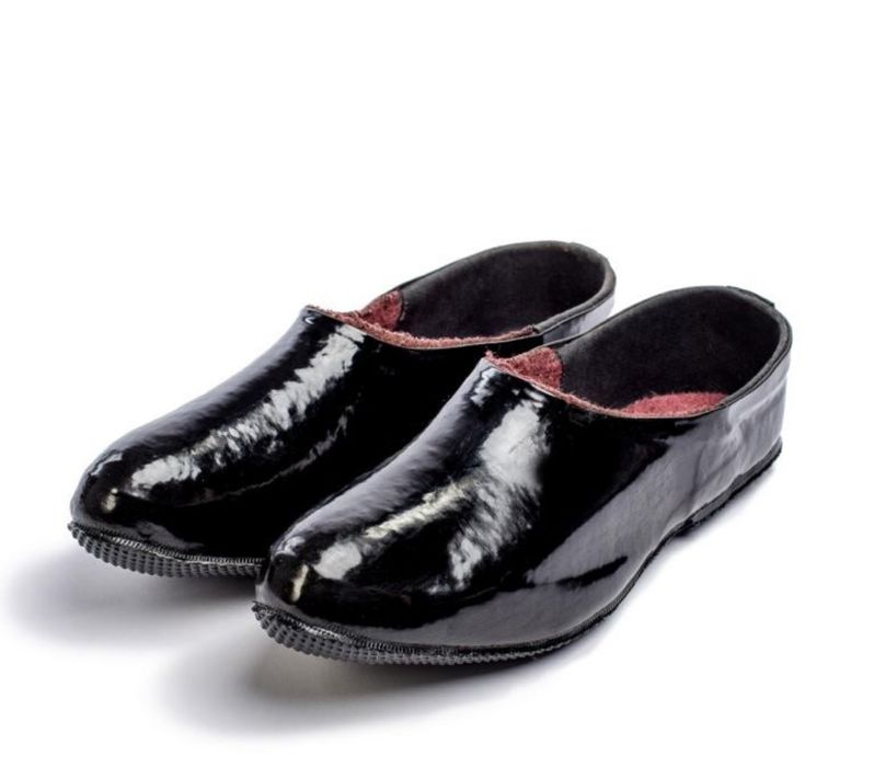 Продам галоши новые