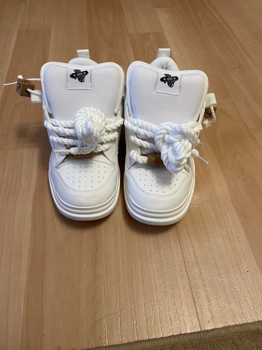 Нрвый кросовки