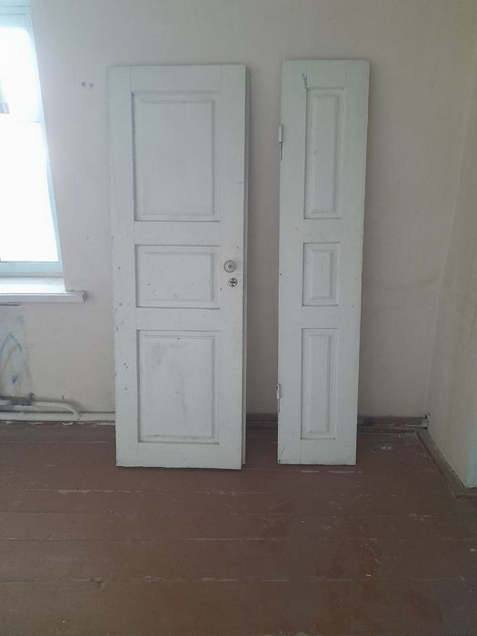 Рамалар ойналари билан, эшиклар  сотилади.  1 машин чикип боради