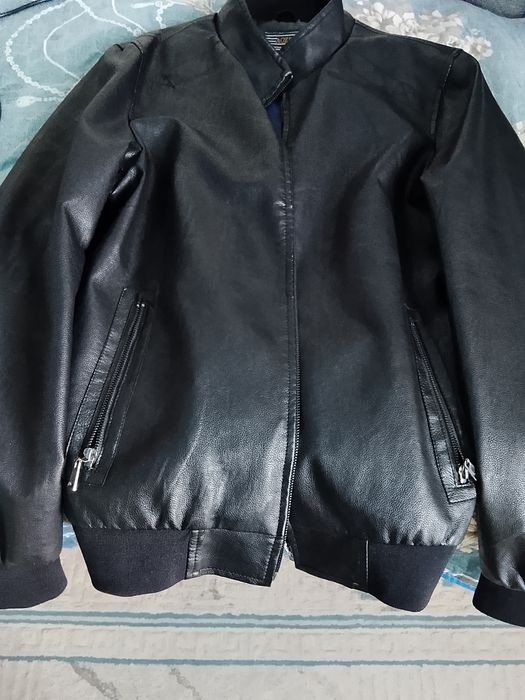 Продам кожаную куртку