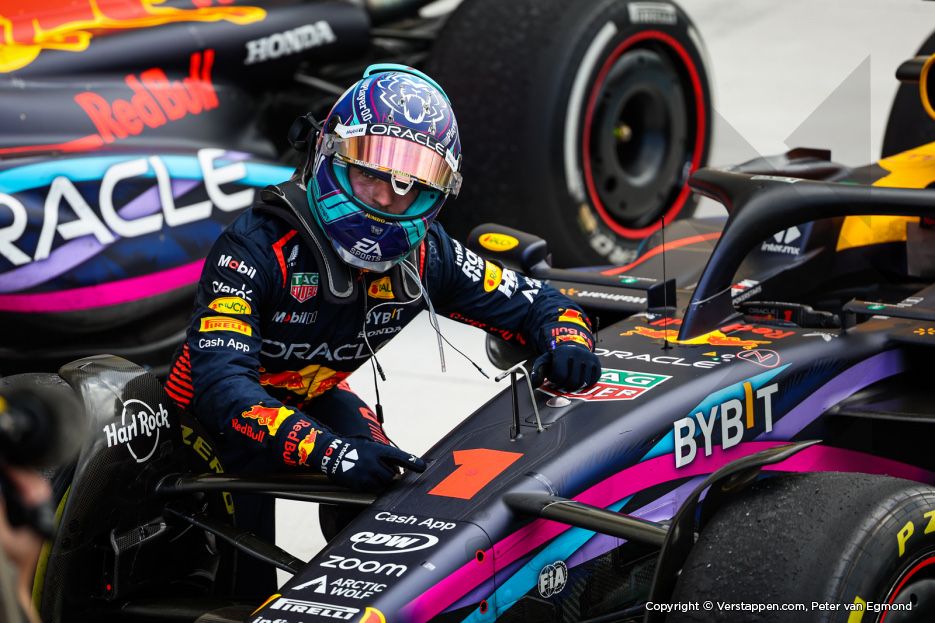 Red bull rb19 USA miami gp 2023 Max Verstappen  1/18 bburago F1