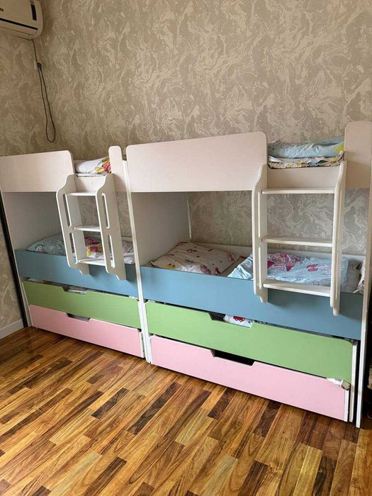Четырехместная детская кровать выдвижная (есть 4шт)