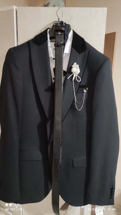 Мъжки костюм нов