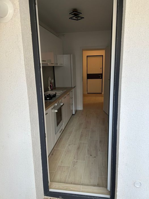 Închiriez garsonieră in complexul 81Residence ,decomandată langa metrou Berceni (M2)