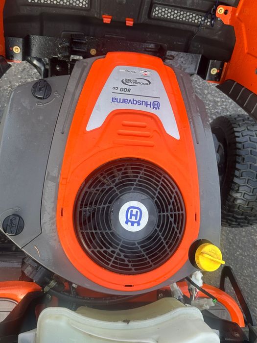 Tractoras tuns iarba husqvarna 70 ore lucrate