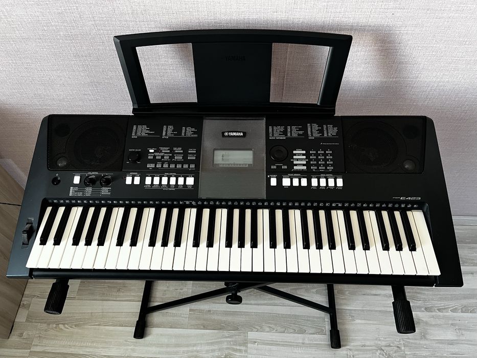 Yamaha PSR-E423 сентизатор