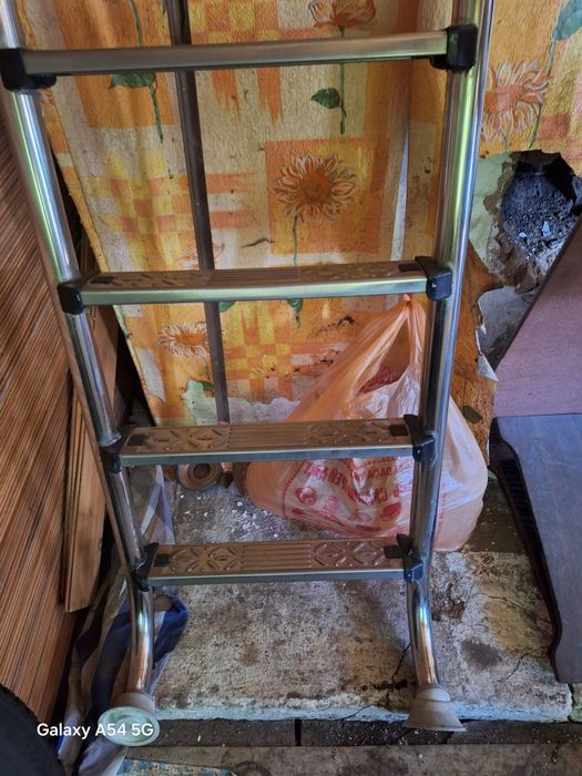 Лестница для бассейна