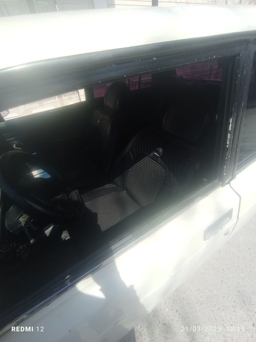 Vaz jiguli 2107  Yili 1990 Dokument generalniy Narxi 15 mln