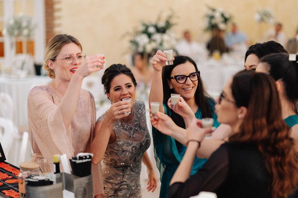 Cocktail Bar/Bar Mobil/Barmani pentru orice tip de eveniment!