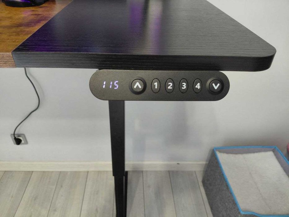 CHIRUSSUN Компьютерный стол черный