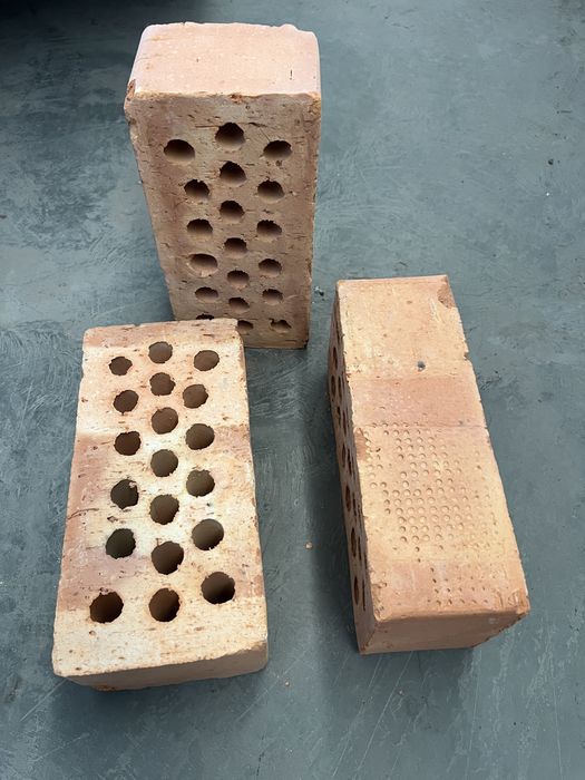 Кирпич полуторный пустотелый М 150