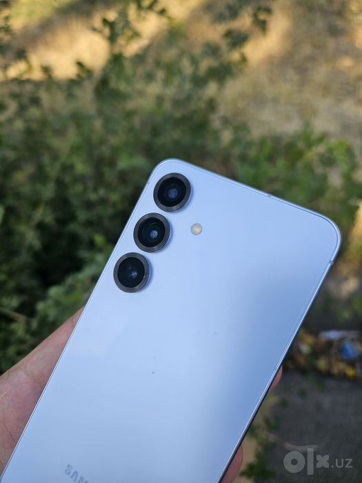 Samsung S25 Blue