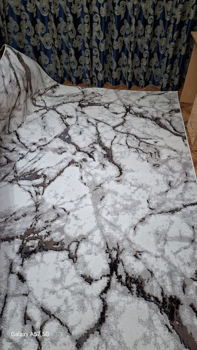 Продам новый ковер, размер 3.25м × 2.35 м,