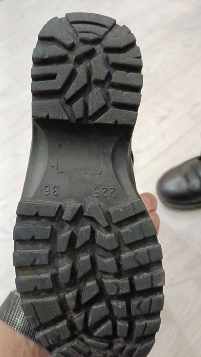 Продам берцы 36 размера