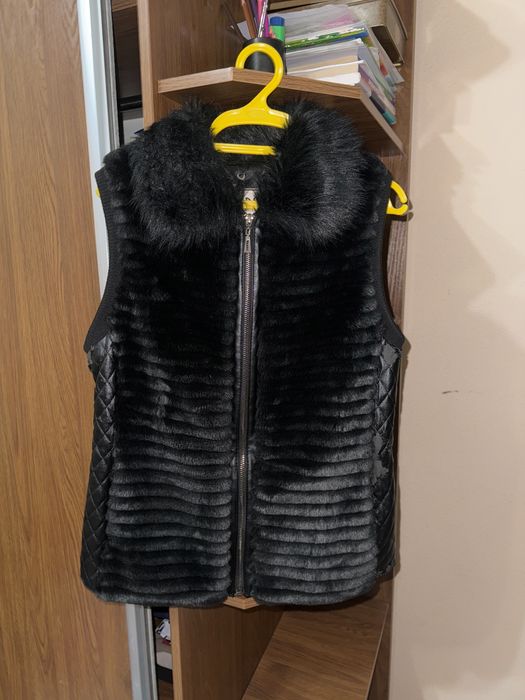 безрукавка с мехом ТУРЕЦКАЯ НОВАЯ