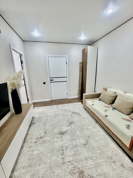 2 комн квартира в 10 мкр