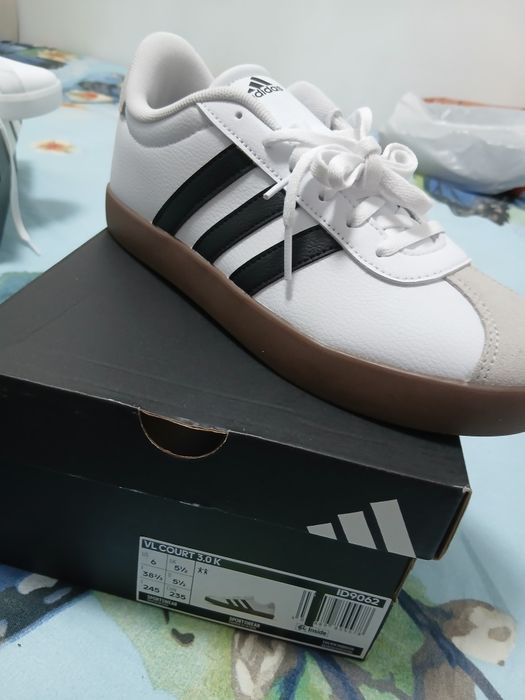 Adidas incalţaminte