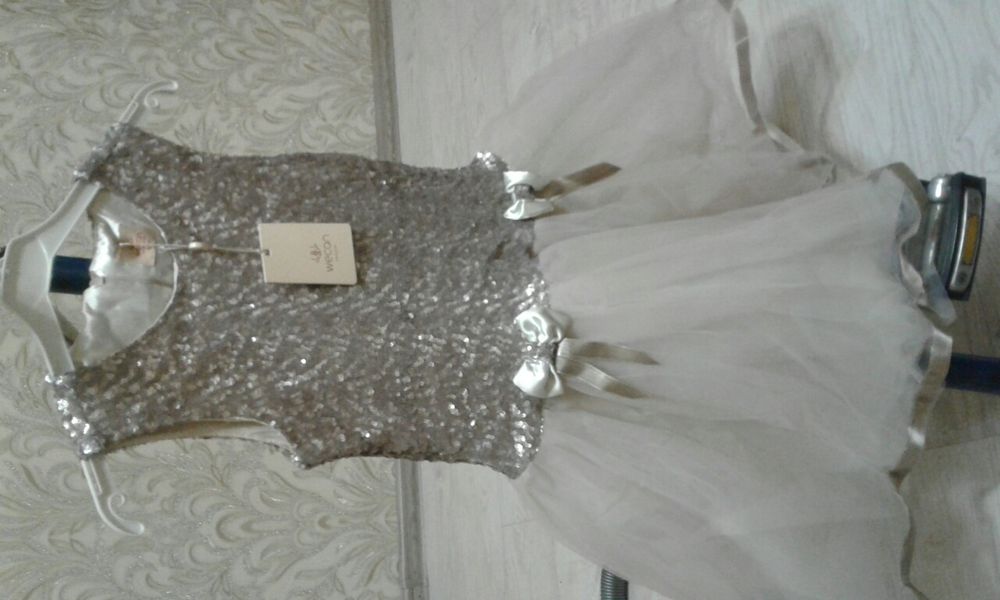 Продам платья новые для девочек