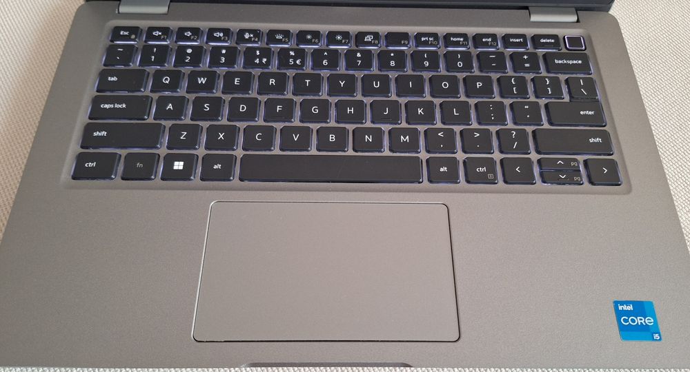 Dell Latitude 5421 cu accesorii incluse