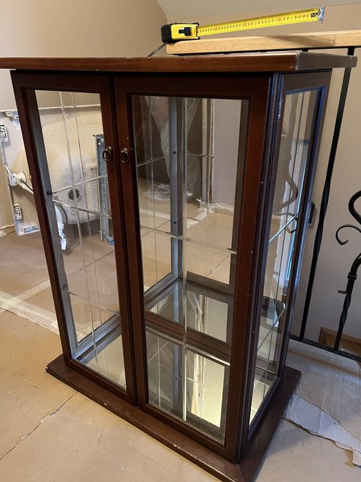 Vitrina lemn cu oglinda