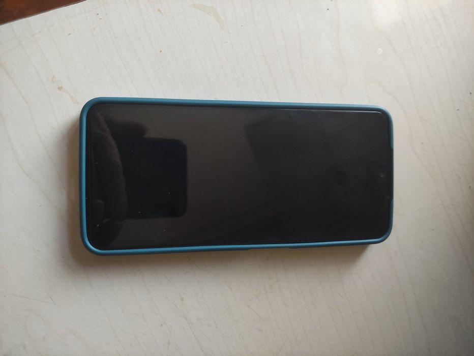 Продам телефон .