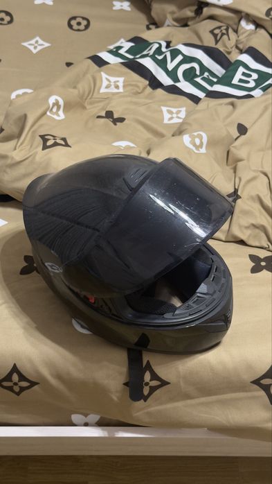 продам мотошлем GIKE