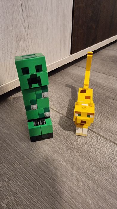 LEGO Minecraft - Creeper BigFig si Ocelot 21156, 184 piese